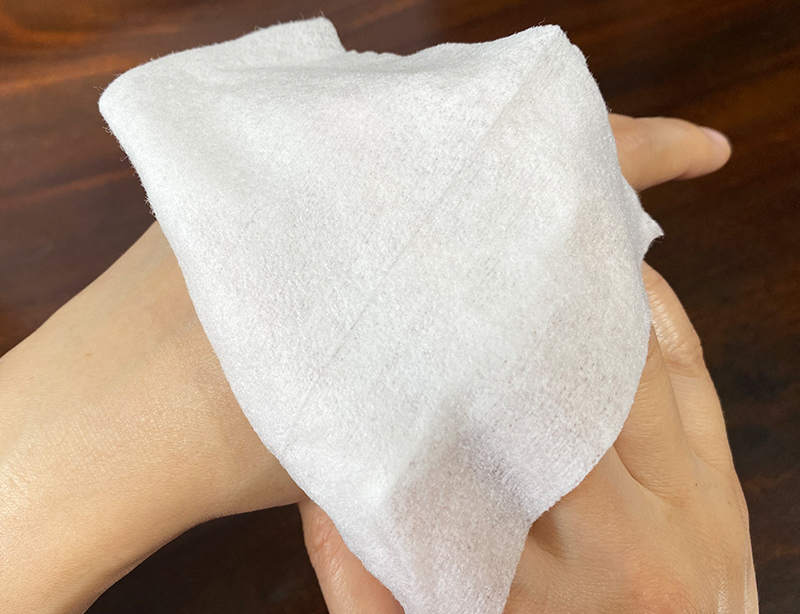 disposable wet wipes